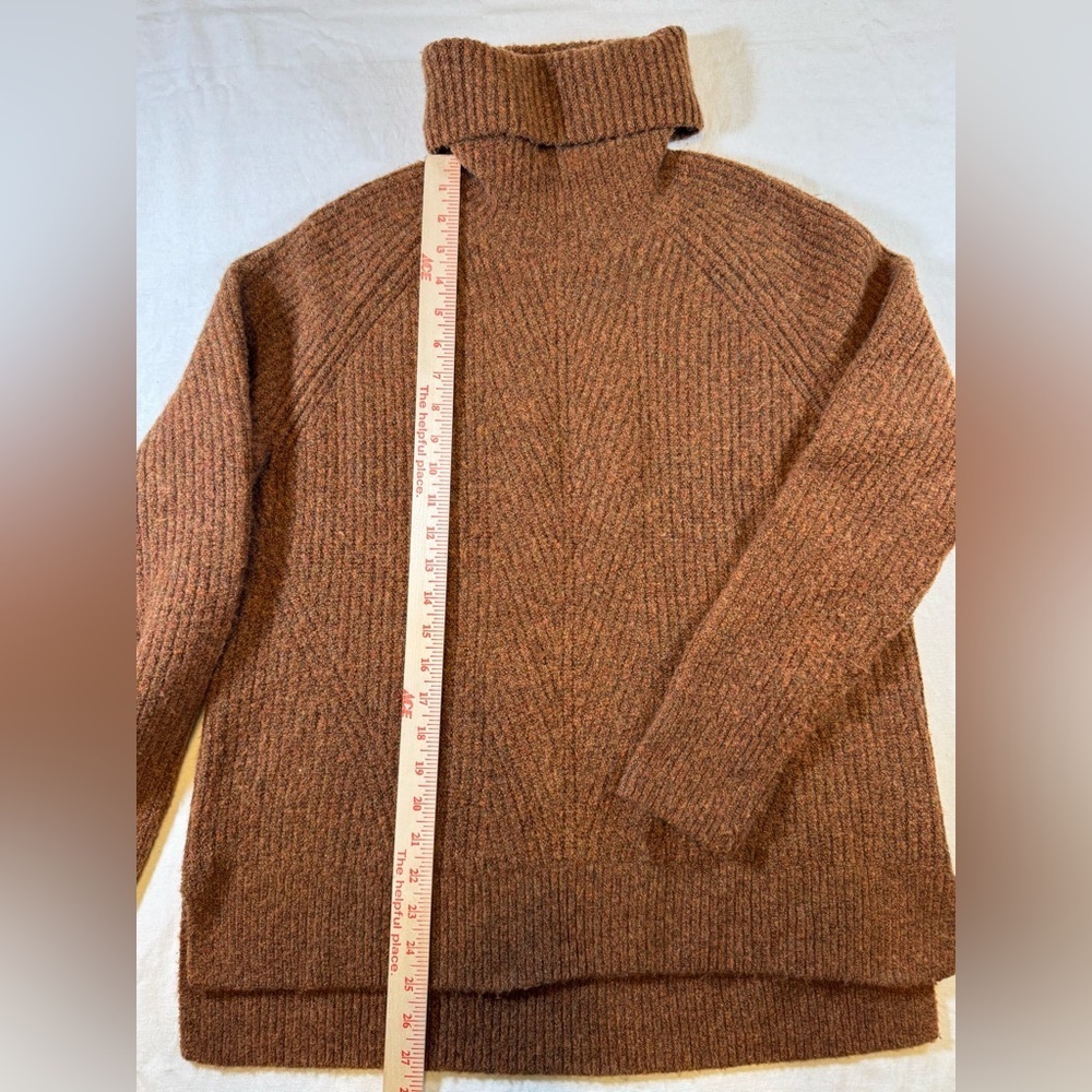 Madewell Mercer Turtleneck Sweater in Coziest Yarn in Brown Heather Cider - Picture 7 of 10